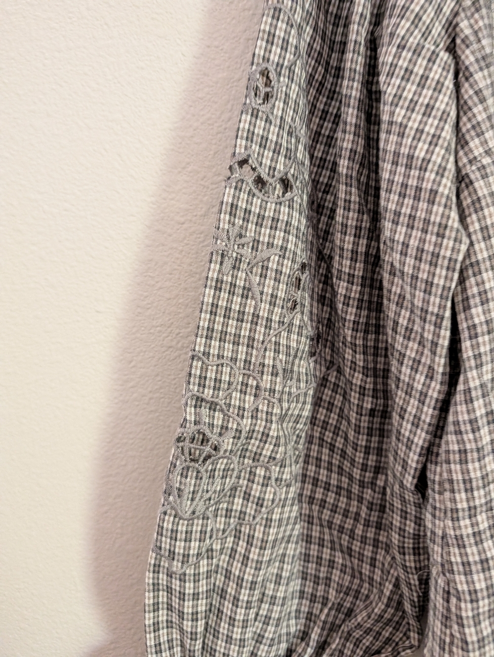 RAISONNEL Ruffled Embroidered Buttondown Top In Brown Pattern Size Small - Picture 4 of 12